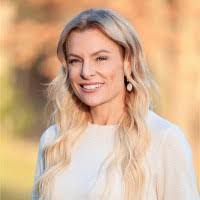 Leah Gath's Instagram, Twitter & Facebook