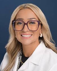 Samantha Holcomb's Instagram, Twitter & Facebook