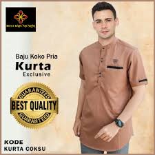 Baju koko ini walaupun memiliki lengan yang panjang dan tipe baju ini memiliki panjang yang tidak melebihi pada pertengahan paha. Harga Baju Lebaran Terbaik Pakaian Muslim Pria Fashion Muslim Juli 2021 Shopee Indonesia