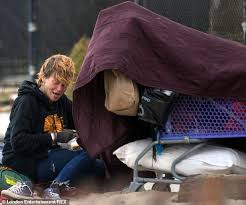 Nurse's assistant at the biomed spa in beverly hills; Baywatch Star Jeremy Jackson S Homeless Ex Wife Loni Willison Is Seen Rummaging Through A Dumpster Aktuelle Boulevard Nachrichten Und Fotogalerien Zu Stars Sternchen