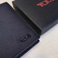 Ensure you always have the names and numbers you need with this business card holder collection. Tumi Wallet Men S Fashion Bags Wallets Wallets On Carousell