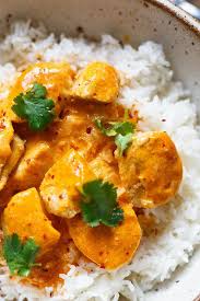 Einfaches Chicken Curry Mit Kokosmilch 30 Minuten Kochkarussell Rezept Rezepte Thai Curry Rezept Essensrezepte
