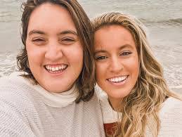 Lindsay Marks's Instagram, Twitter & Facebook