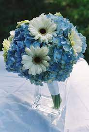This beautiful bouquet is made from real touch red. Daisy Arrangements And Bouquet Ideas