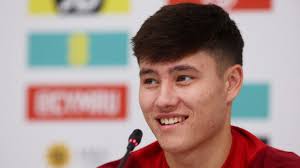 Duane Holmes', 'Chris Martin'