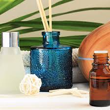 They usually have good storage capacity and can have a simple appearance or a decorative design. Reliable Glass Containers Packaging Manufacturer Roetell