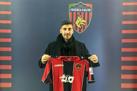 Pagina ufficiale del cosenza calcio. Cosenza Per L Attacco Arriva In Prestito Trotta Corriere Della Calabria