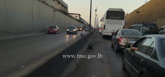 تصادم بين 3 مركبات على طريق عام عاليه باتجاه ضهر الوحش مقابل كعك ابو عرب; 5 Ø¬Ø±Ø­Ù‰ Ù†ØªÙŠØ¬Ø© ØªØµØ§Ø¯Ù… 4 Ù…Ø±ÙƒØ¨Ø§Øª Ø¨Ø¹Ø¯ Ø§Ù†ÙØ§Ù‚ Ø§Ù„Ù…Ø·Ø§Ø± Ø¨Ø§ØªØ¬Ø§Ù‡ Ø®Ù„Ø¯Ø©