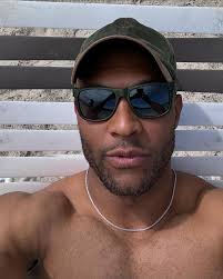 Mesmerized by the breathtaking beauty of Coki Beach, St. Thomas. 🌊☀️  Perfect weather, clear waters, and endless inspiration for my next fitness  TEDTalk. #IslandParadise #FitnessReflections #stthomasvirginislands  #cokibeachstthomas . . #travelfitness ...