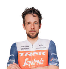 He was born in gouda and grew up in liempde. Koen De Kort