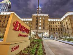 Cleveland Oh Drury Plaza Hotel Cleveland Downtown United States North America Located In Downtown Drury Plaza Ho Plaza Hotel Ohio Hotels Downtown Cleveland