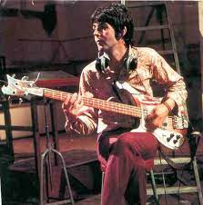 We were getting quite famous—obviously once we got to america we were quite famous—and mr. Paul Mccartney S Rickenbacker 4001 Equipboard