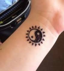 Yin And Yang Henna Small Henna Tattoos Henna Tattoo Designs Henna Tattoo Designs Simple
