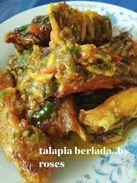 Gaulkan ikan dengan garam dan serbuk kunyit. Resepi Talapia Masak Berlada Sedap Mengancam Resepi My