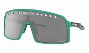 So sieht die arbeitswoche von jan frodeno aus, dem erfolgreichsten triathleten weltweit. Oakley Bringt Mit Der Sutro Eyeshade Eine Neue Sportbrille Auf Den Markt Tri Mag De