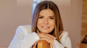 Mara Maravilha tenta esconder demissão do SBT e faz jogo com imprensa