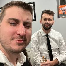 Shane Healey's Instagram, Twitter & Facebook