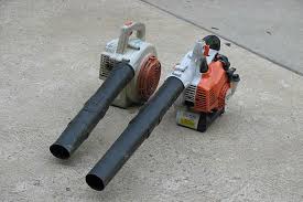 electric vs gas leaf blowers difference and comparison