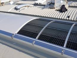 Lucernario apribile motorizzato, realizzato con profili di alluminio a taglio termico e vetro a doppia camera. Reti Anticaduta Su Lucernari Imeco Safety Systems
