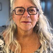 I was thrilled when my customer said they wanted to use this fabric line  for their rug. 🌼 This fabric line delivers sweet and peaceful vibes every  time. 🥰 Size: 43 x