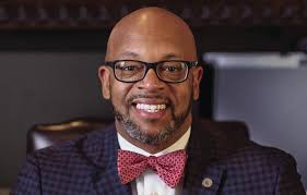 Radford University president refutes latest alleged newspaper theft