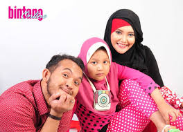 Ia bahkan sudah kenal dengan calon istri caisar. Kena Penyakit Kulit Langka Ini Yang Dilakukan Istri Caisar Yuk Keep Smile Tabloidbintang Com