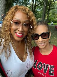 Good Morninggggg! I'm truly blessed with some phenomenal friends, and I  don't take it lightly when they travel from near and far to celebrate with  me! Sherry's 58th Birthday Toast 🥂