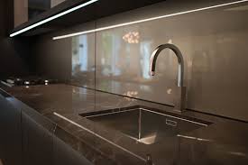 Whether your home is a chic cottage or a modern mansion, this trend can easily be implemented into any good design or style, makk says. The Benefits Of A Touchless Kitchen Faucet For Your Modern Kitchen Design Mmminimal