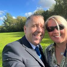 1st time visiting with my daughter in June, couple of questions ……the golf  buggy tours can you locate them in square or do you need to pre book? And  the river cruise?