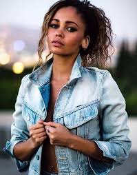 She is known for her roles as beatrix bird castro in the mtv teen drama series. How About Some Love For Vanessa Morgan Reminder She Is Acting As A Character And Not Actually Toni Topaz Riverdale