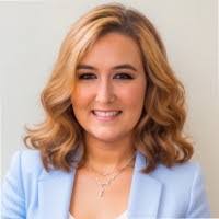 Charlotte Bays's Instagram, Twitter & Facebook