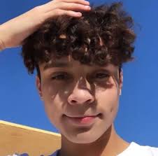 While moms know the perfect hairstyle for their kids, at the moment kids are learning to voice out their opinions. 40 Best Collections Cute Guys With Dimples And Curly Hair Escaping Blogs