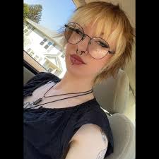 🌸 Wonderfully Majestic West Warwick, RI