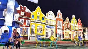 Suroboyo carnival park, wisata keluarga di malam hari. Surabaya Carnival Park Wahana Unggulan Harga Tiket
