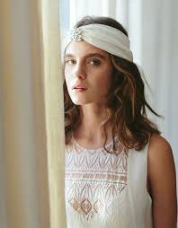 Four Bridal Hair Accessories By Maison Guillemette And Donatelle Godart Coiffure Mariee Boheme Accessoire Mariee Accessoires De Cheveux De Mariee