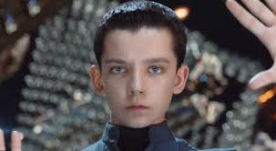 His portrayal of bruno in the holocaust film 'the boy in the striped pyjamas' has earned immense appreciation from critics as well as the audience. Asa Butterfield S Body Measurements Height Weight Age