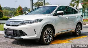 It is available in 5 colors, 1 variants, 1 engine, and 1 transmissions option: Gallery 2018 Toyota Harrier 2 0t Luxury In Malaysia Paultan Org