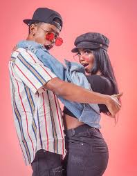 Did Ken Cheat On De'Arra? The Video Shows Ken Walker Getting Cozy With  Mystery Woman
