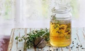 Kekik yağı kekik bitkisinin distilasyonu ile elde edilir. Kekik Suyunun Faydalari Nelerdir Cilt Bakimi Guzellik Kadina Dair Hersey