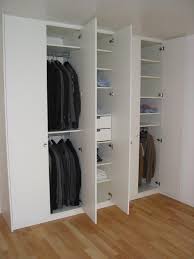 Wohnwand / schrankwand mit regalsystem und großem kleiderschrank. Unsere Mobel