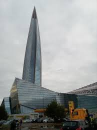Именно по ней посетители самого высокого здания европы будут подниматься на входной уровень башки, откуда стартуют группы на обзорную площадку. Lahta Centr Pao Gazprom Mechty Ne Sbudutsya Pikabu