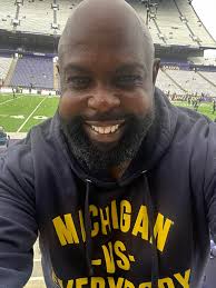 Fans show hospitality to stranger at game