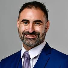 Larry Abel's Instagram, Twitter & Facebook