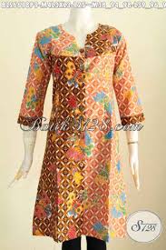 Salah satu trik supaya badan terlihat langsing adalah dengan menggunakan layer. Baju Blus Batik Terusan Pakaian Batik Halus Dan Istimewa Motif Berkelas Model Kerah V Untukpenampilan Makin Trendy Bls6618p M L Toko Batik Online 2021