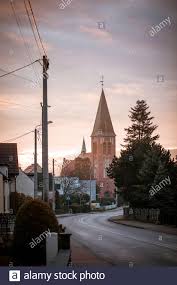 Parę fotek ze spacerku po starowiejskich polach pozdrawiam i życzę miłego dnia. Das Dorf Pawlow Pawlau Paulsgrund Im Oberschlesischen Polen Bei Raciborz Ratibor Schmuckt Die Kirche Die Strasse Stockfotografie Alamy