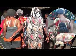 Kanga moja chupi mnato tazama apa. Baikoko Kigodolo Balaa Viuno Feni Malaya Kanga Moko Wacheza Uchi Mbe