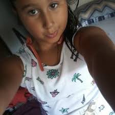 Melina Luna (@melinaluna7)