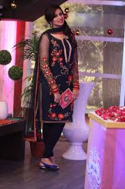 Madiha naqvi is a devoted journalist and she has proved herself an outstanding tv host through her hard work, so we are sharing madiha naqvi height, weight, age, body measurement, bra size, husband. Madiha Naqvi Feet 14 Photos Celebrity Feet Com