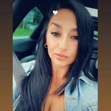 Looking for Bamboo Sticks for My Garden Plants 🌱 Hi! I'm looking for  bamboo sticks to support my garden plants. If you have any message me pls  💚