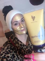 OLAY Regenerist Niacinamide Sheet Mask, designed for anti-ageing and  instantly reduces the look of wrinkles and fine lines. As a person who  suffers for dry skin, this product works amazing, It made